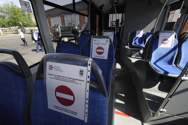 У соло аутобусу 25 путника, 13 седи, а 12 стоји, редари контролишу на улазу: Ево како ће да изгледа градски превоз, који почиње у петак